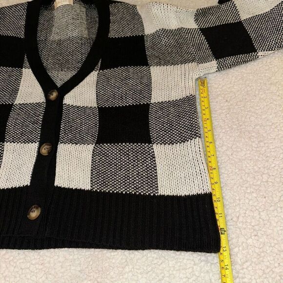 Altar’d State Women’s Black White Plaid Button Cardigan Size Medium - Picture 10 of 12